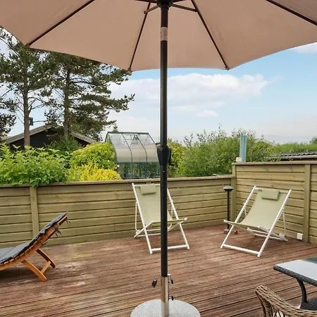 בית נופש 2 Bedroom Beautiful In