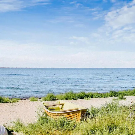 2 Bedroom Beautiful In *